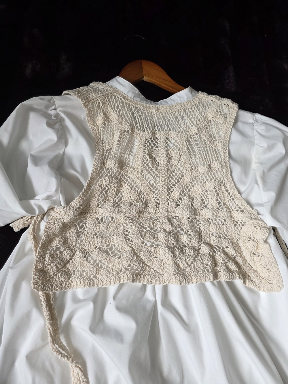 ANNIEWEAR Cream Crochet Knit Vest Over Cream Shirt Dress SIZE M, USED LAKE NEW. - Picture 10 of 12